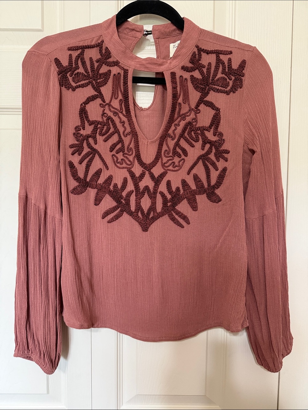 Vintage Havana Dusty Rose Embroidered Keyhole Blouse